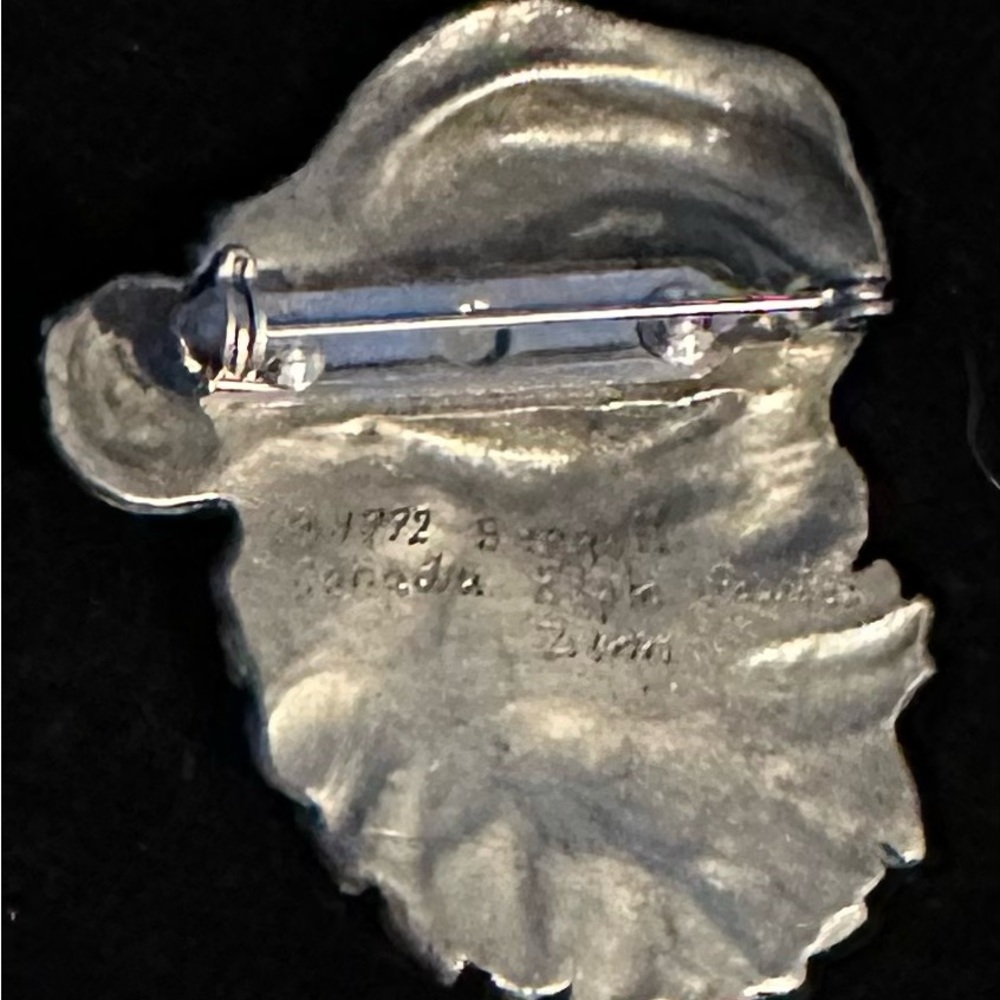 Vintage Pewter Santa brooch - Picture 2 of 3